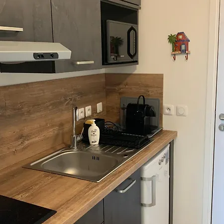 Neuf Proche Avec Commodites Et Parking - - Fr-1-482-142 Daire *